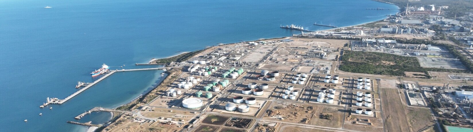 Aerial photo of the Kwinana Bulk Terminal and its coastline.